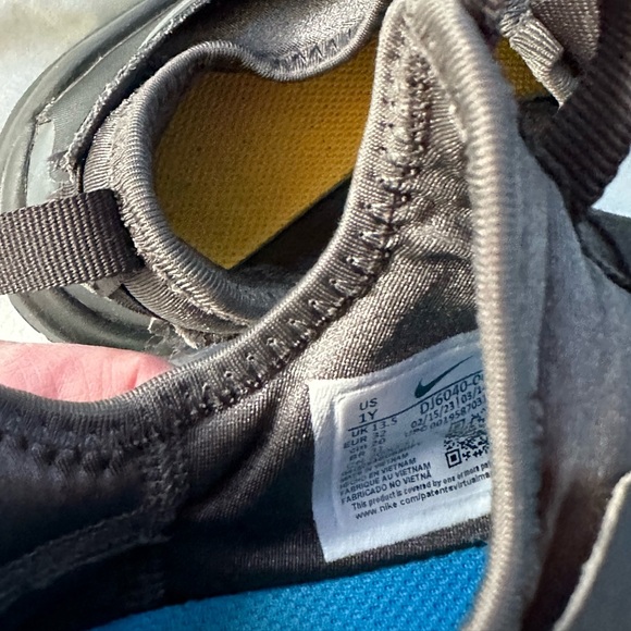 Nike Flex Runner 2 Slip-On Sneaker - Picture 7 of 8